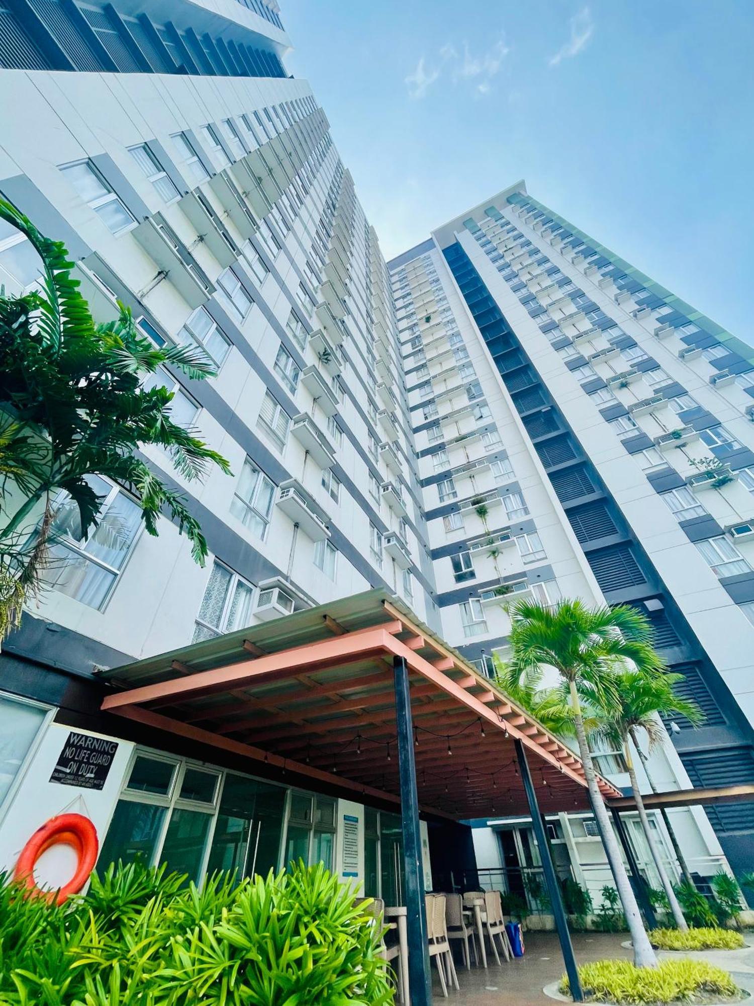 2-Bedroom Condo Unit With Balcony At Centrio Tower Beside Ayala Centrio Mall Downtown Cdo 카가얀드오로 외부 사진