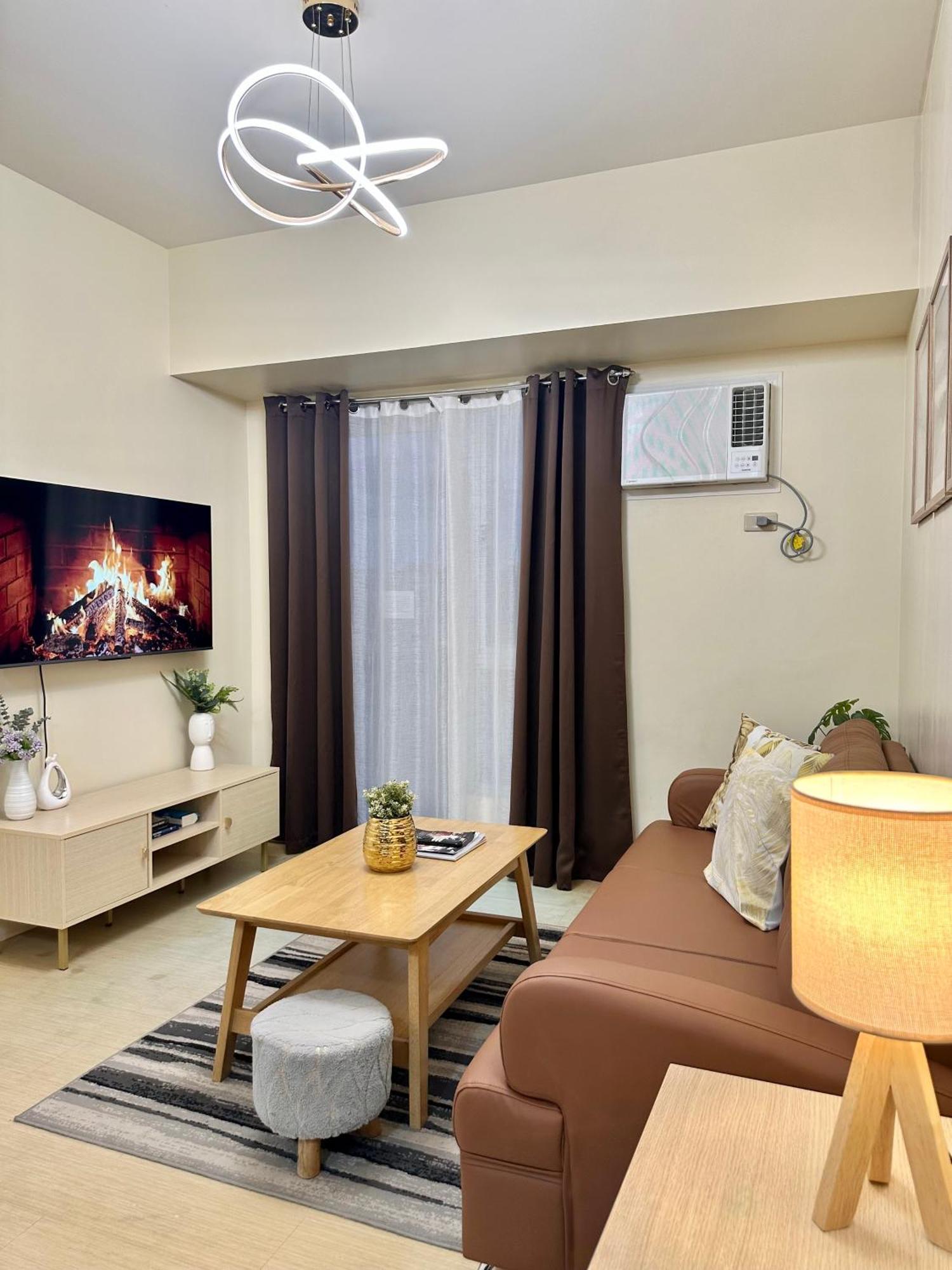 2-Bedroom Condo Unit With Balcony At Centrio Tower Beside Ayala Centrio Mall Downtown Cdo 카가얀드오로 외부 사진