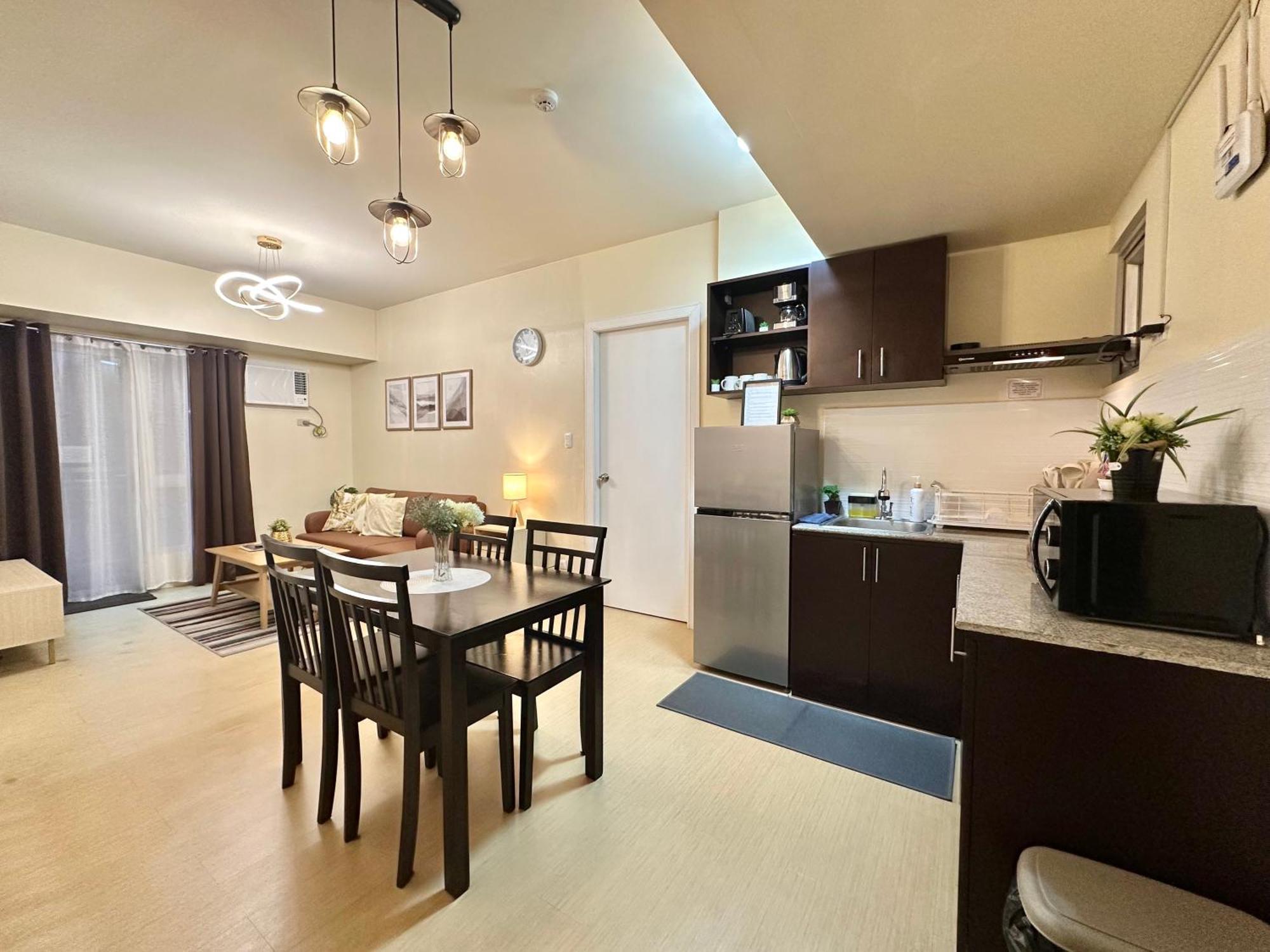 2-Bedroom Condo Unit With Balcony At Centrio Tower Beside Ayala Centrio Mall Downtown Cdo 카가얀드오로 외부 사진