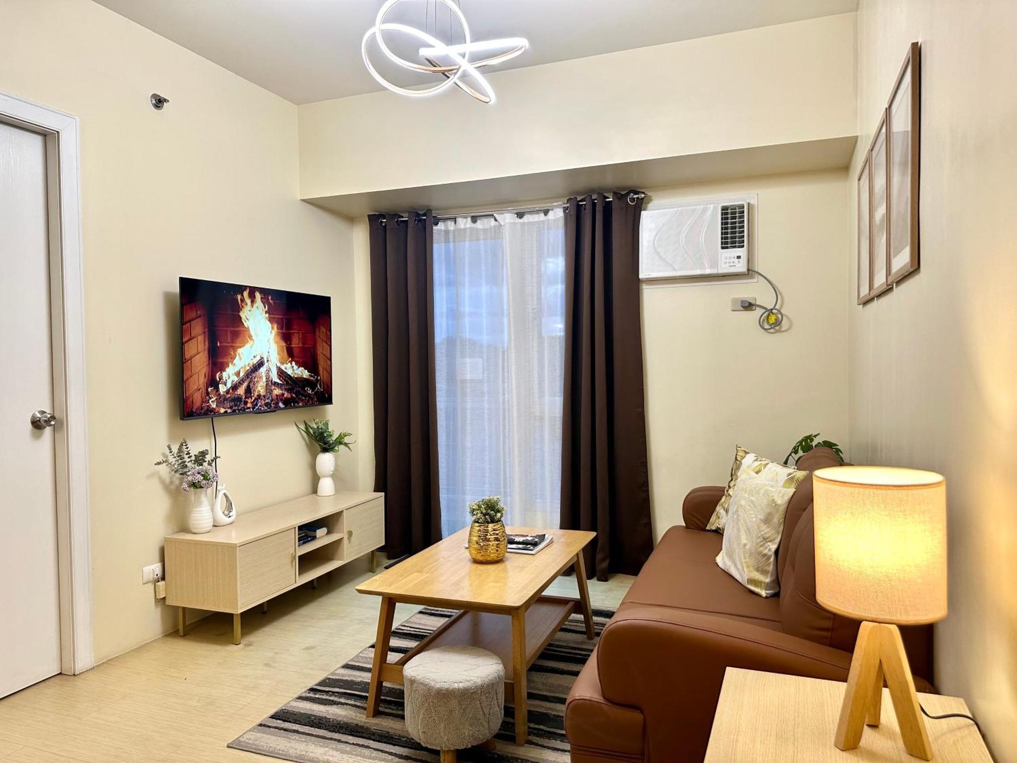 2-Bedroom Condo Unit With Balcony At Centrio Tower Beside Ayala Centrio Mall Downtown Cdo 카가얀드오로 외부 사진