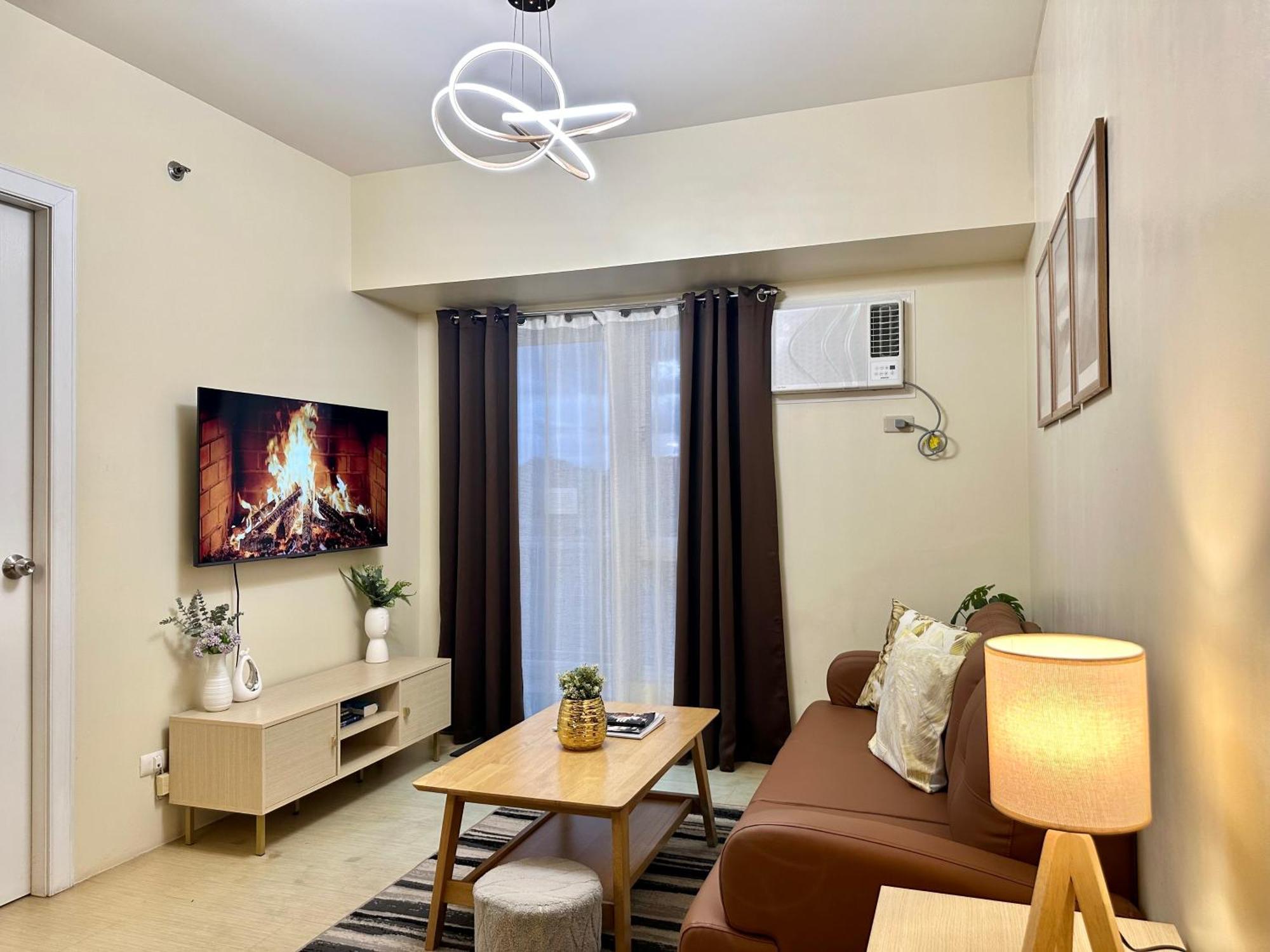 2-Bedroom Condo Unit With Balcony At Centrio Tower Beside Ayala Centrio Mall Downtown Cdo 카가얀드오로 외부 사진