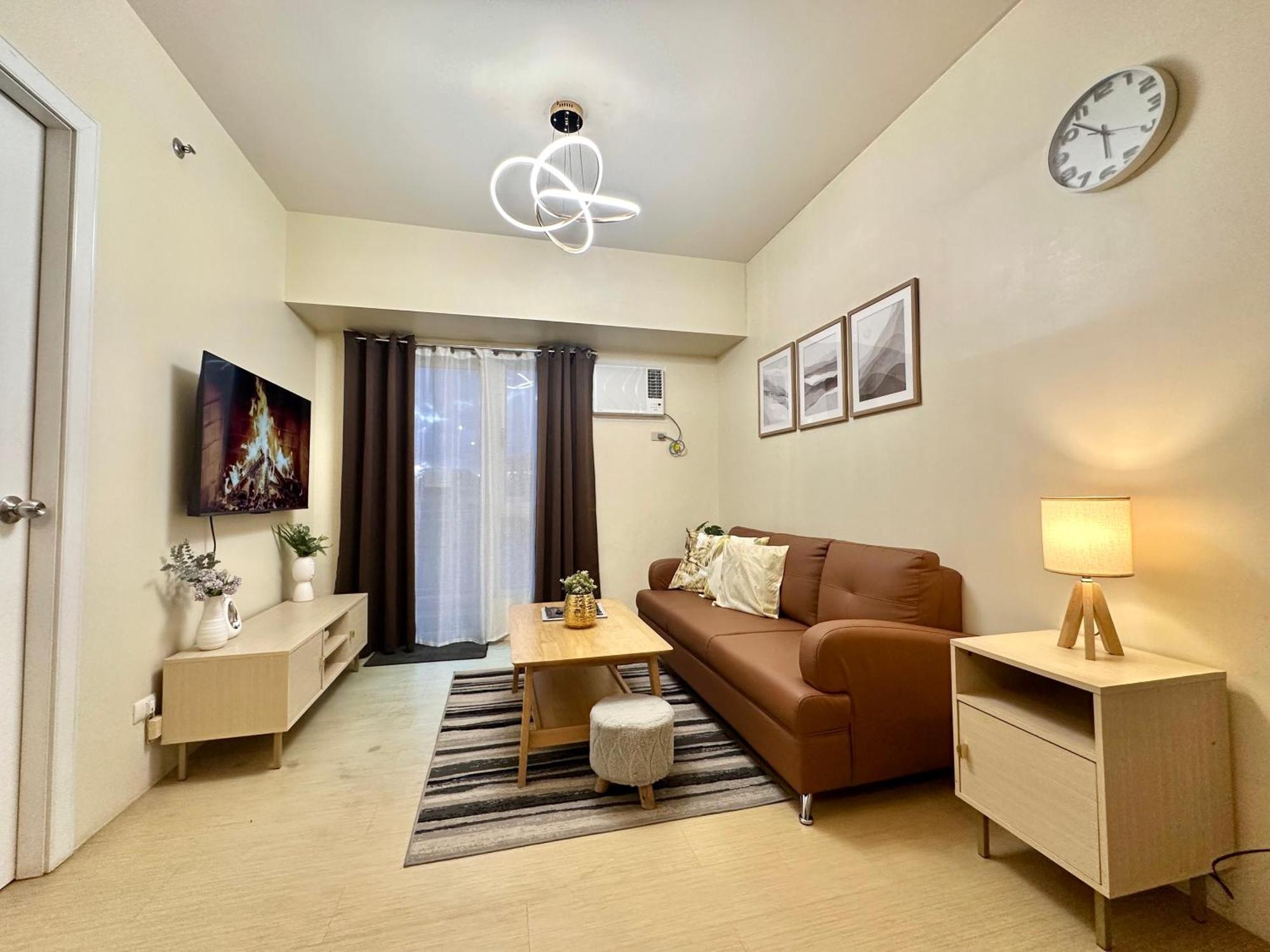 2-Bedroom Condo Unit With Balcony At Centrio Tower Beside Ayala Centrio Mall Downtown Cdo 카가얀드오로 외부 사진