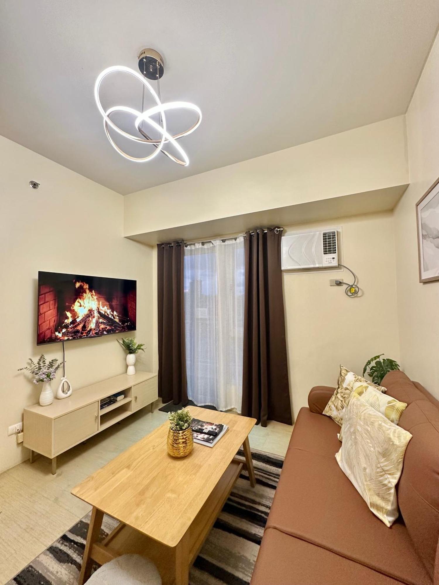 2-Bedroom Condo Unit With Balcony At Centrio Tower Beside Ayala Centrio Mall Downtown Cdo 카가얀드오로 외부 사진