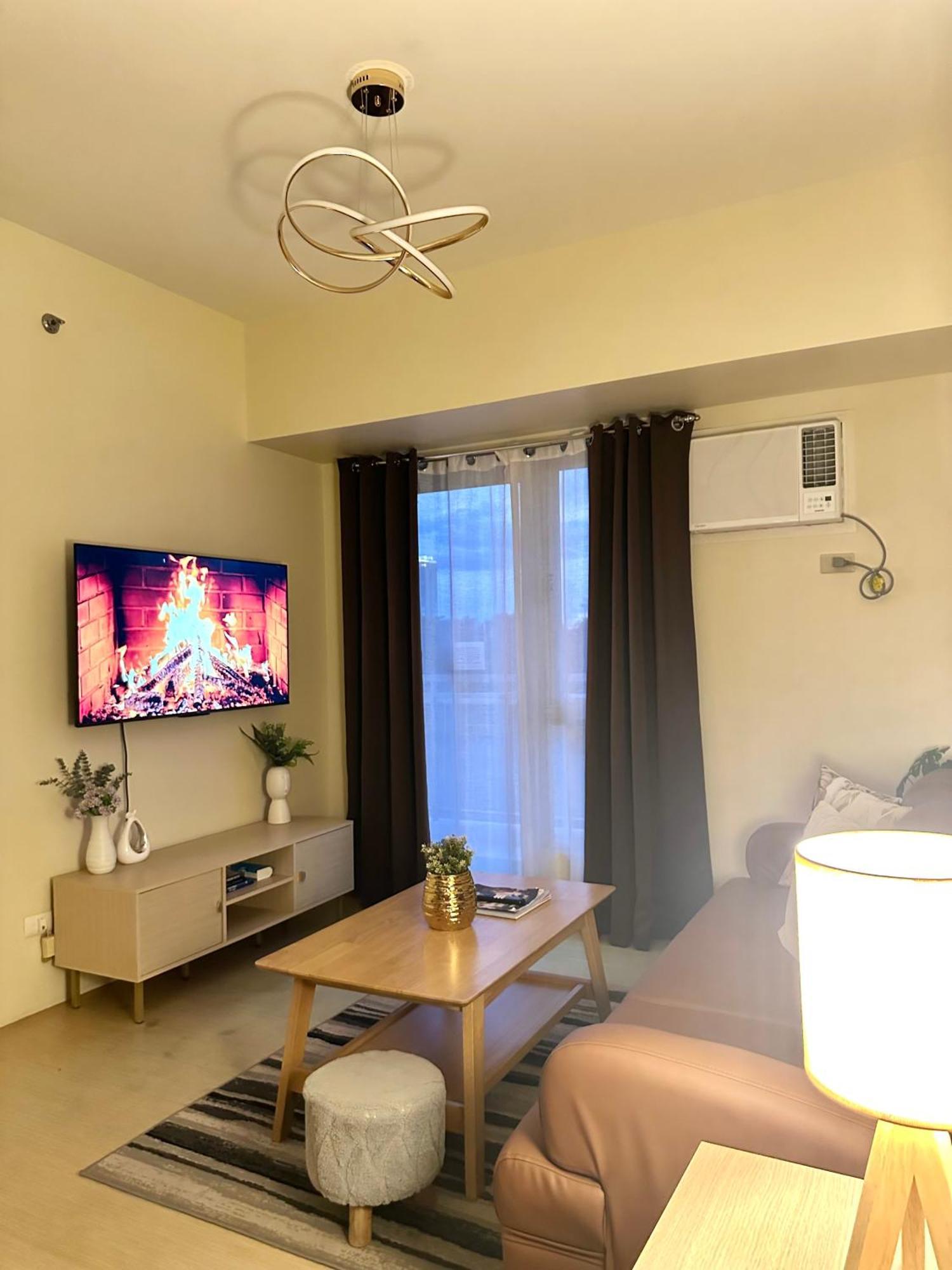 2-Bedroom Condo Unit With Balcony At Centrio Tower Beside Ayala Centrio Mall Downtown Cdo 카가얀드오로 외부 사진